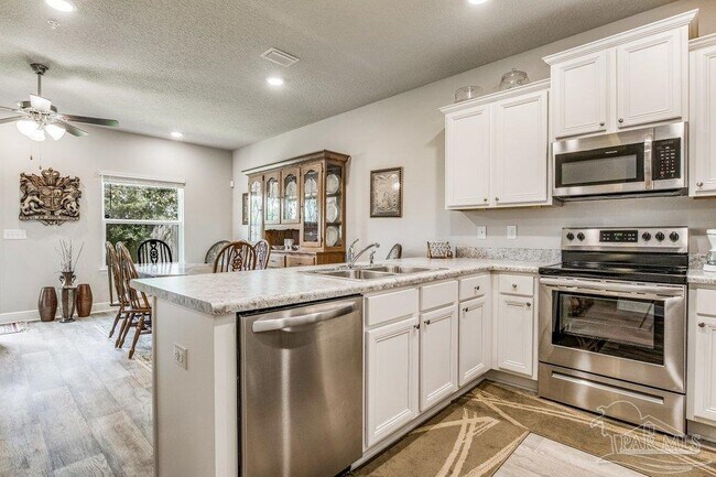 Photo - 6090 Royal Port Ct