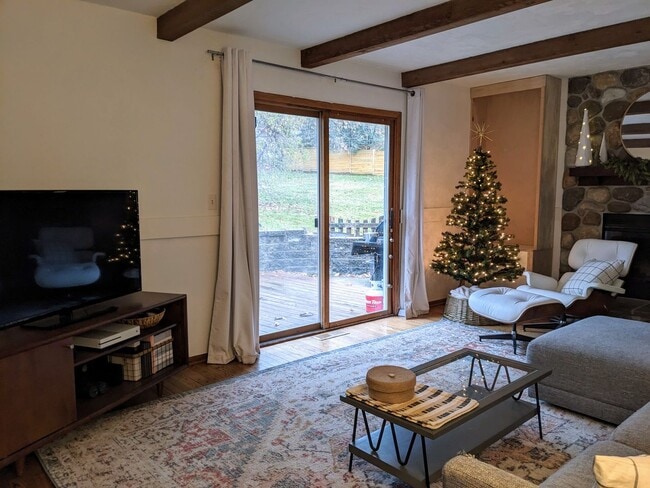 Photo - 3 Bedroom 1.5 Bathroom Single Family