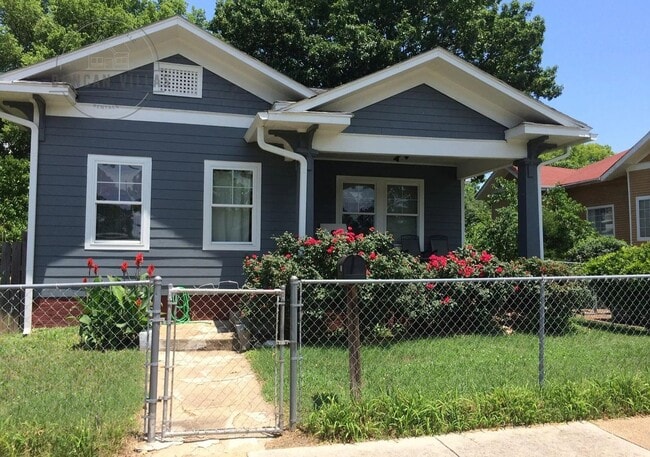 Building Photo - 1205 Chamberlain Ave Unit B