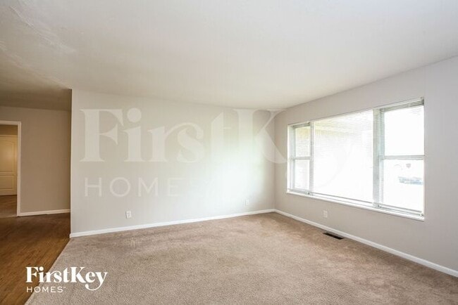 Photo - 8074 Hague Rd