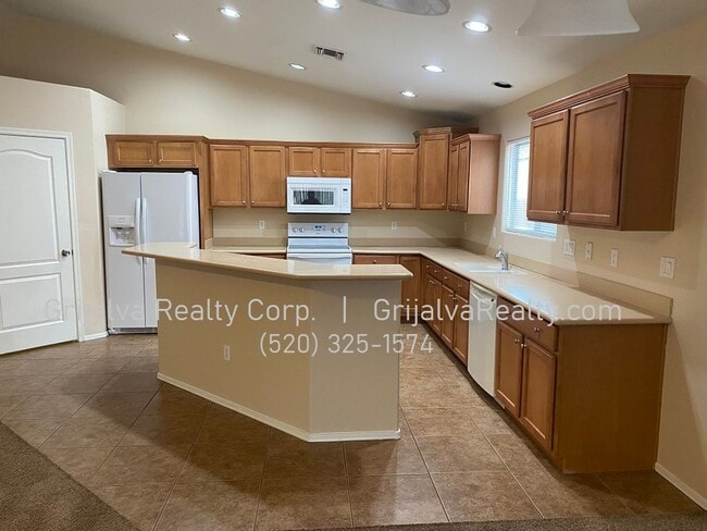 Photo - Lovely 3 BD, 2 BA Lennar House for Rent  (Valencia/Alvernon)