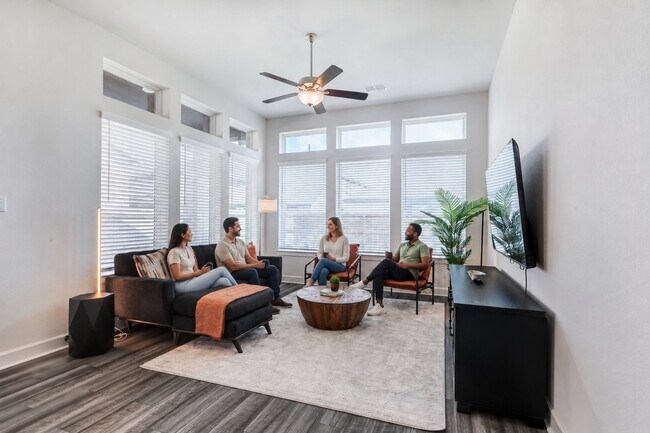 106 Hazelnut Dr