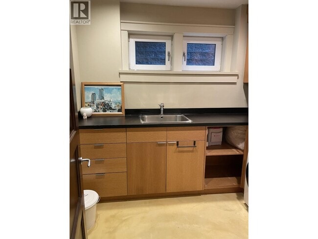 Photo - 7589 Curtis St