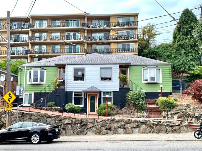 Photo - FAIRYTALE OF 1819 LLC QUEEN ANNE Unit 1821