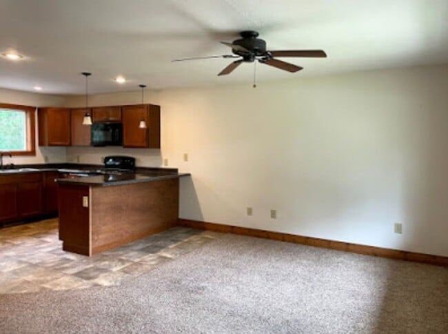 Photo - 221 Maple St Unit A