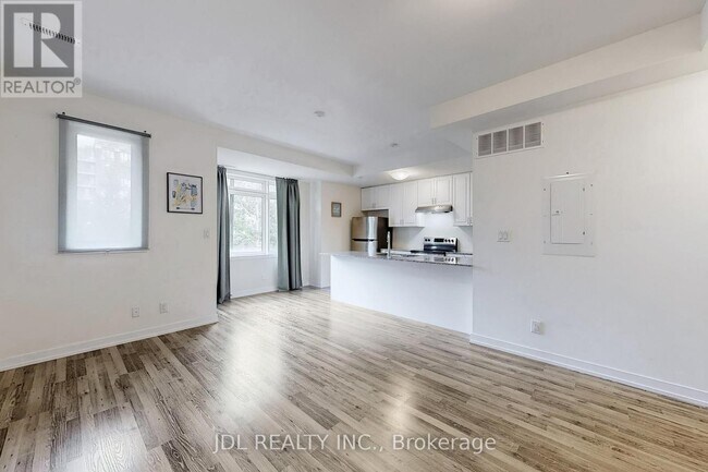 Photo - 370 Red Maple Rd