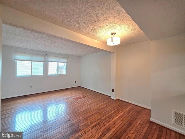 Photo - 8568 Koluder Ct