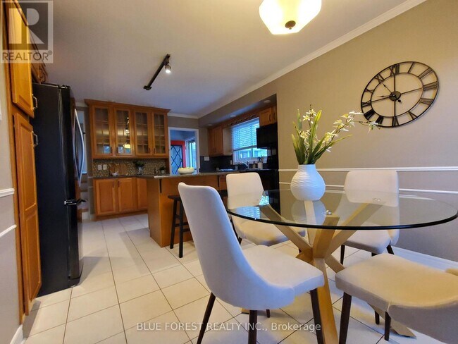 Photo - 1039 Osgoode Dr