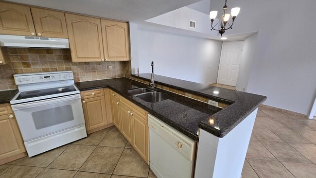 Building Photo - 9066 W Atlantic Blvd Unit 436