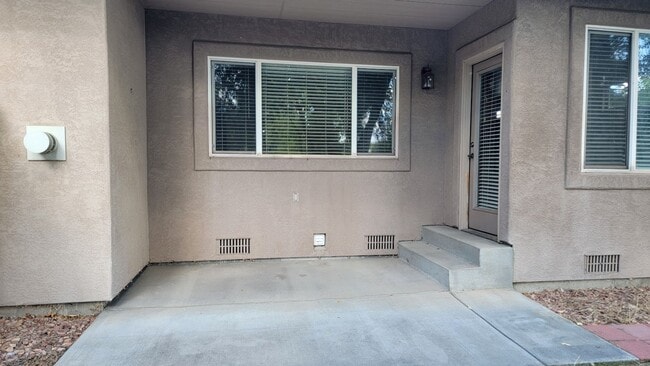 Photo - Move-in Ready 2-Bed, 2-Bath Townhome in Desirable Garden Grove Subdivision