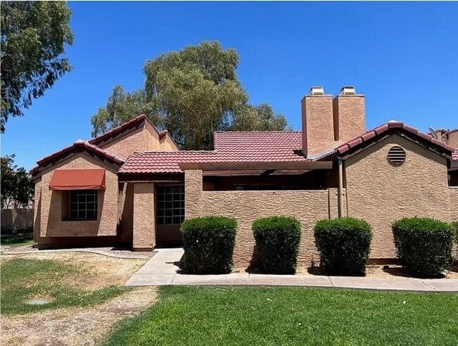 Building Photo - Stunning 3-bedroom 2 bathroom Condo Unit 4