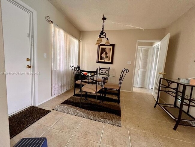 Photo - 1440 NW 43 Terrace Unidad 203