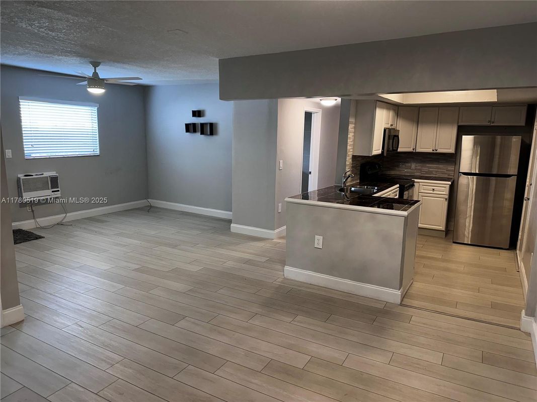 Photo - 11930 NE 19th Dr Condo