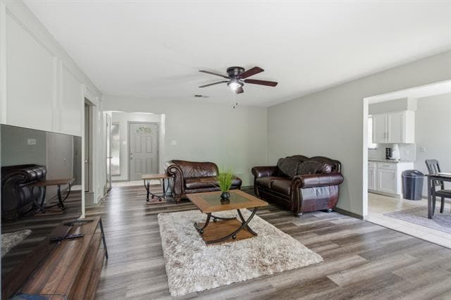 Photo - 5315 Iris Ln