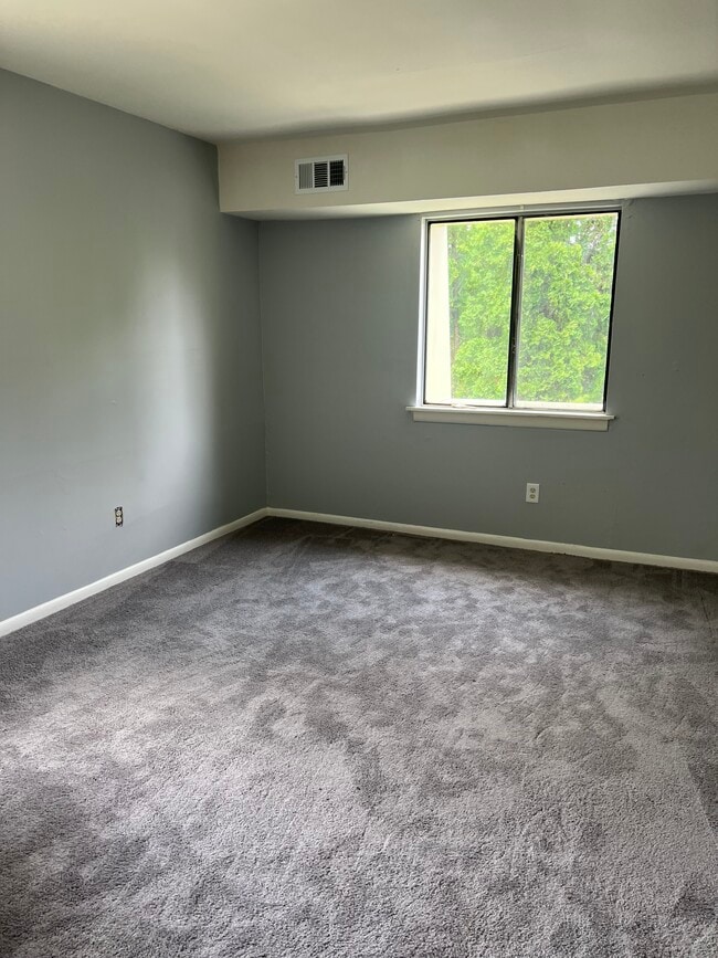 Apt. 35 - Holly Oak Manor