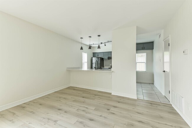 5922 Fairdale Ln Unit C