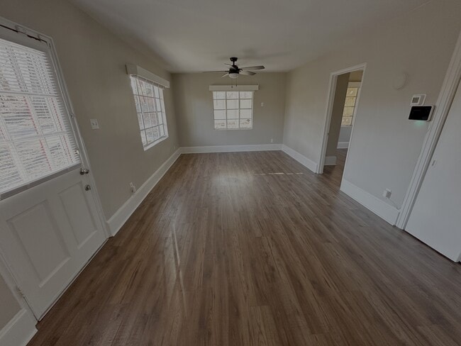 Photo - 3056 E Main St Ext