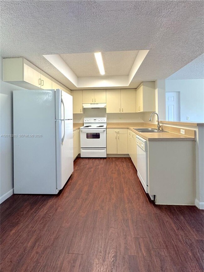 Photo - 3610 N 56th Ave Unidad 218