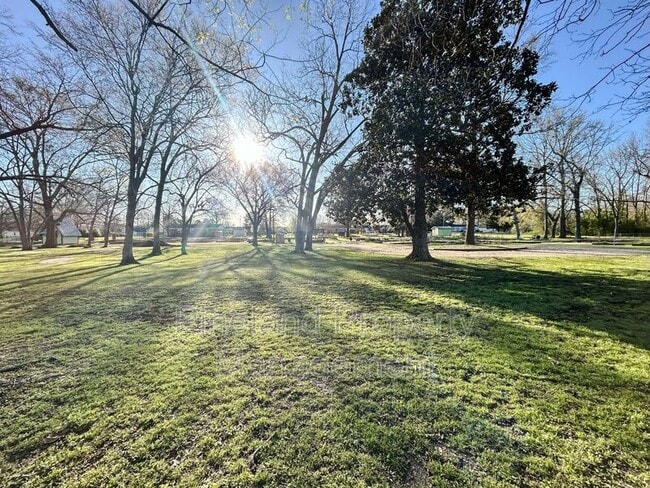 Photo - 341 Kingdom Estate Dr