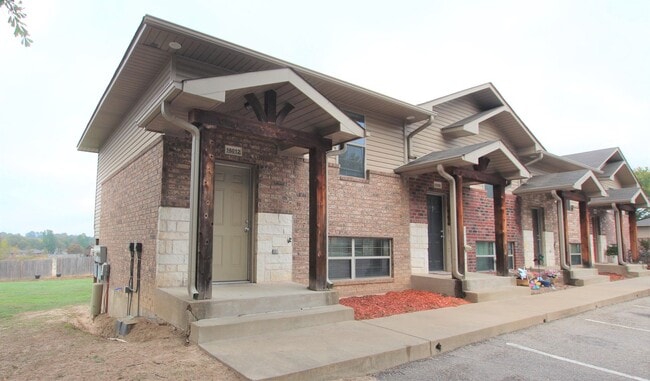 Photo - Coming Soon! 2 Bedroom Town house for Rent... Unidad 16004 FM 16 W