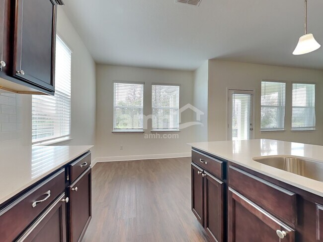 Photo - 27695 St Andrews Ave