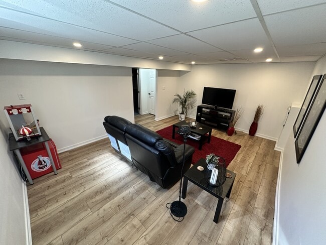 Building Photo - 20 B Valley Rd