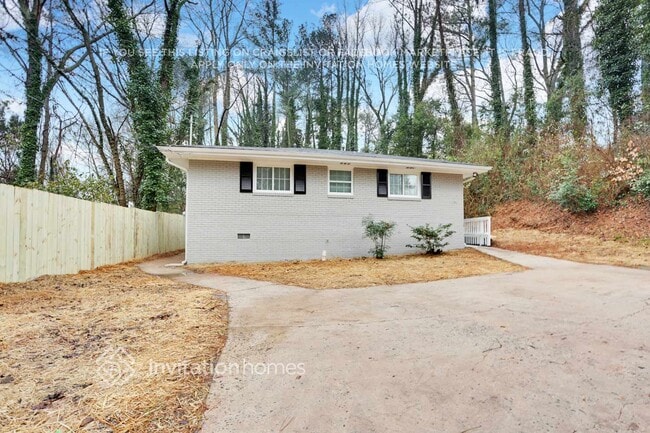 Building Photo - 992 Washington Rd Rental