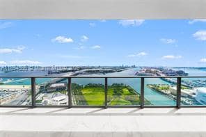 Building Photo - 1000 Biscayne Blvd