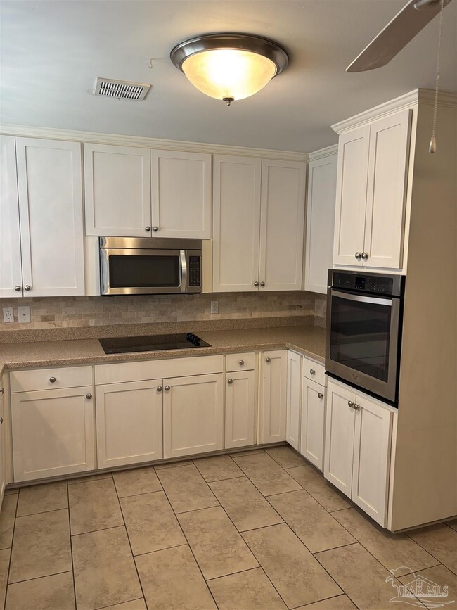Photo - 301 Teakwood Cir