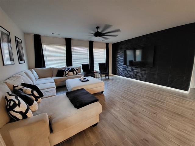 Photo - 1413 Lawnview Dr