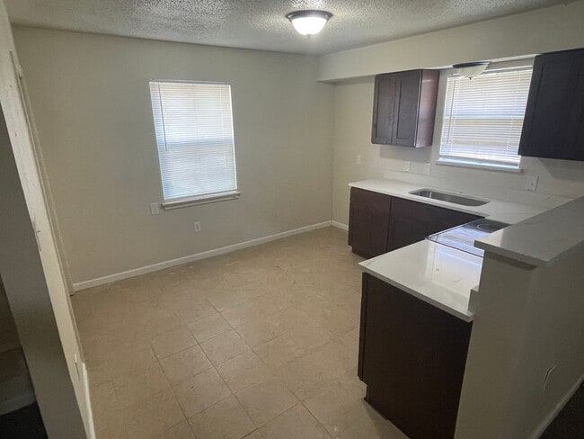 Photo - 3 Bedroom House in Carrollton, TX (Fully Renovated!)