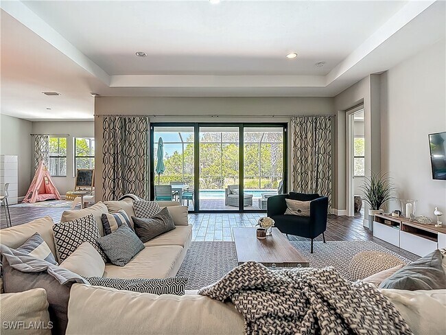 Photo - 4524 Tamarind Way