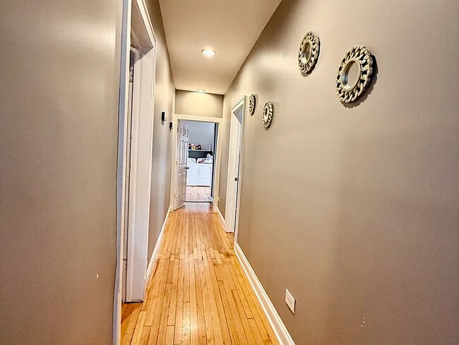 Photo - 831 N Ashland Ave