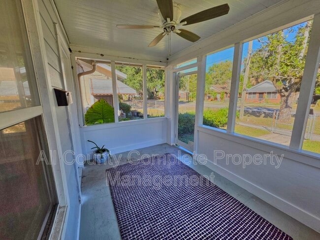 Photo - 616 Woodbine St