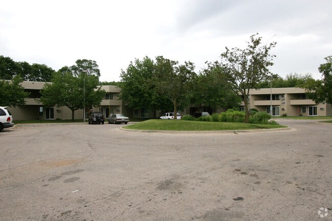 Collier Garden Apartaments - Collier Garden Apartments