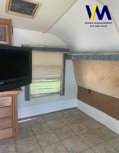 Photo - 9831 TX-106 Loop