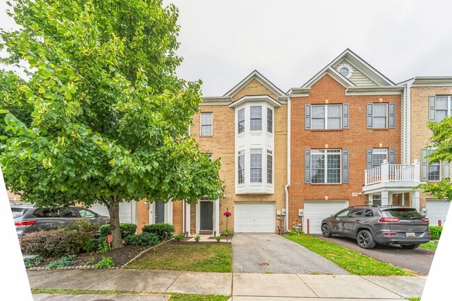 Building Photo - 3 bed 2.5 bath rowhome for rent