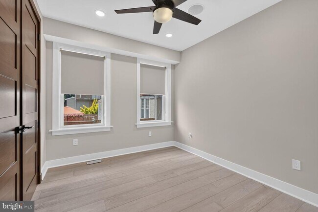 Photo - 724 Varnum St NW