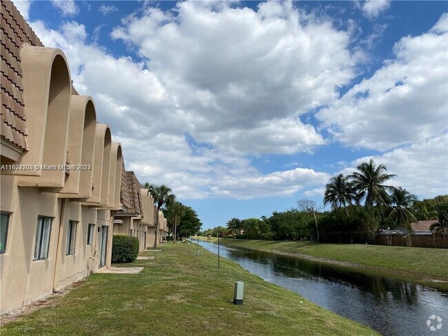 Building Photo - 10920 Royal Palm Blvd Unit 10920 Rental