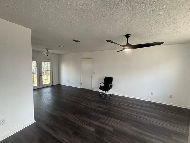 Photo - 906 N Church Ave