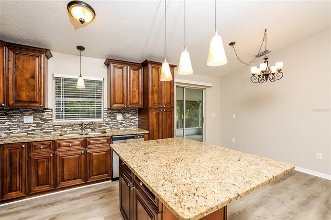 Photo - 1697 Courtland Blvd
