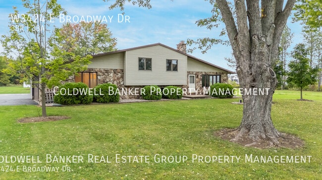 Photo - W3424 E Broadway Dr
