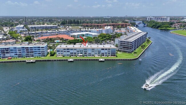 Photo - 52 Yacht Club Dr Unit 305