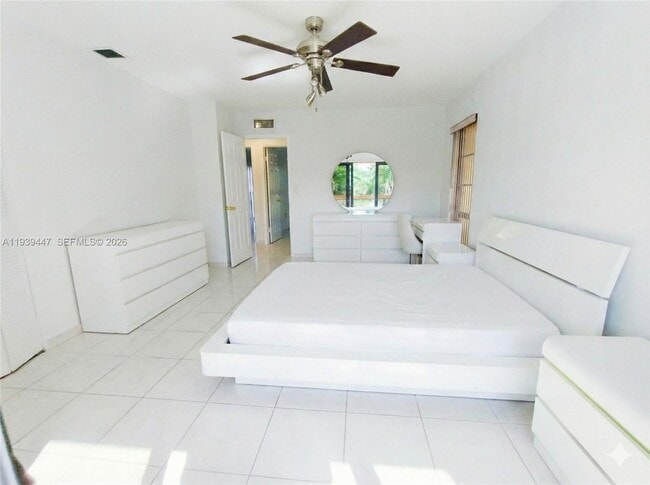 Photo - 7734 Balboa St