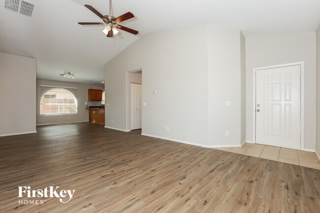 Photo - 38173 N Lamar Dr