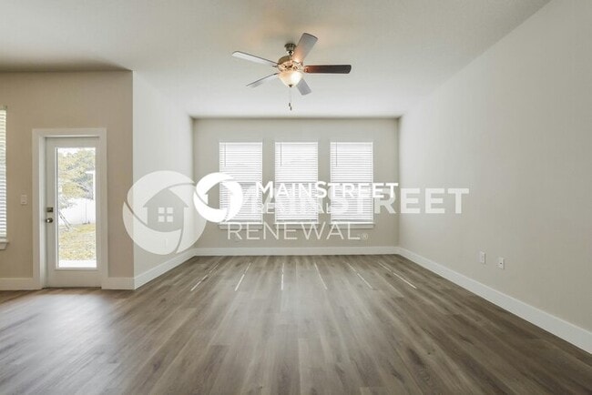 Photo - 3 Bedroom Pet-Friendly Home in Deland, FL with Main Street Renewal