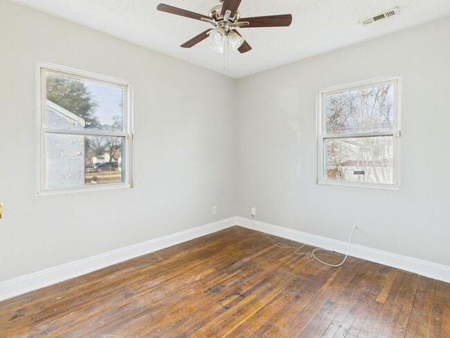 Photo - 2606 Redwood Ave