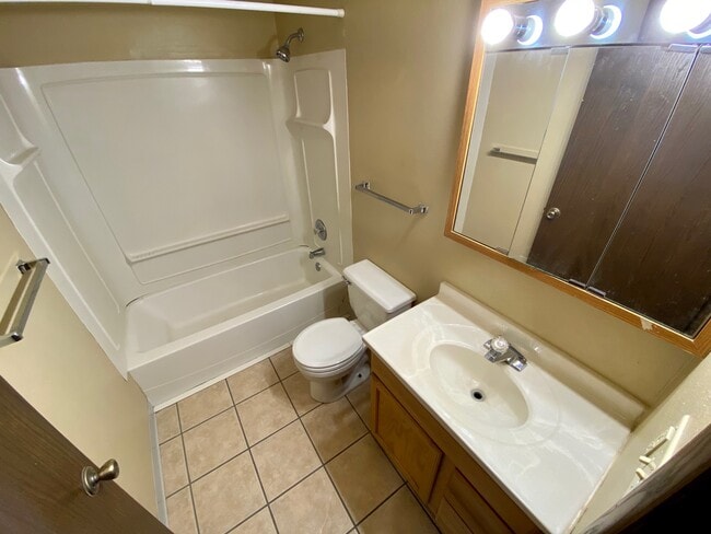 Building Photo - 232 11th St S Unit 101
