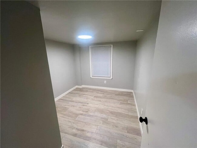 Photo - 926 Moreland Ave SE