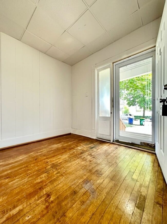 Photo - 122 S Van Buren St Unit Apt. 1